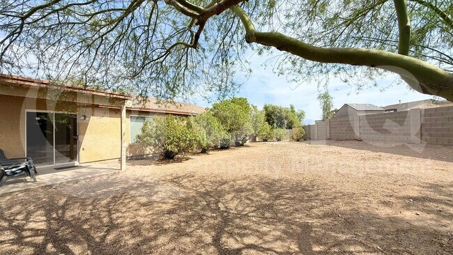 Building Photo - 8972 E Mayberry Dr