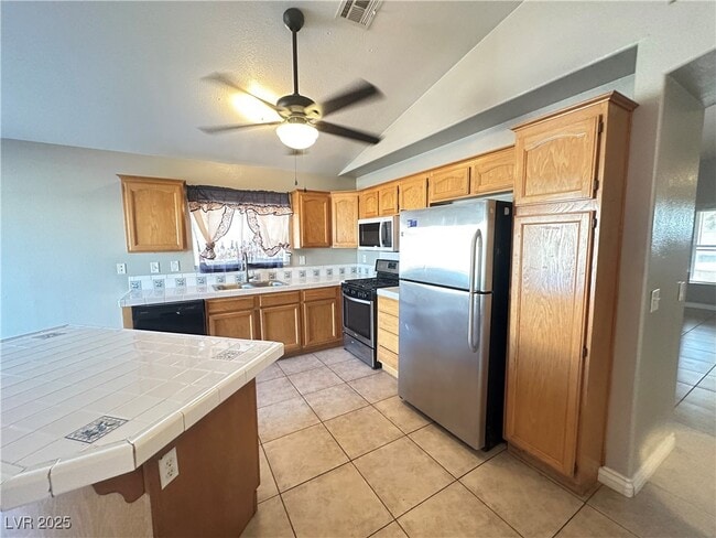 Building Photo - 4426 Cinema Ave