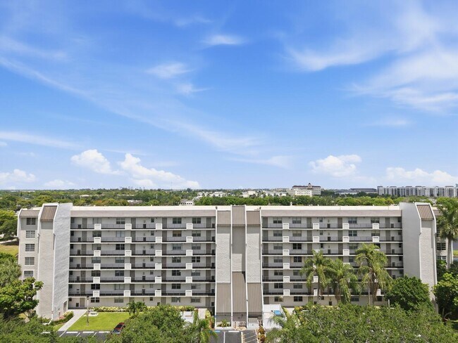 Building Photo - 3100 W Rolling Hills Cir