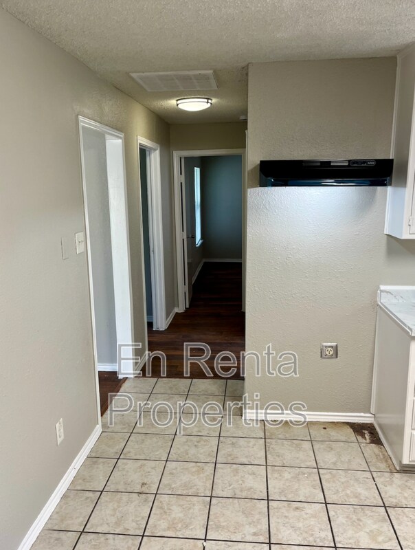 Building Photo - 7717 Corina Dr