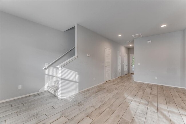 Building Photo - 1348 N Corsica Dr