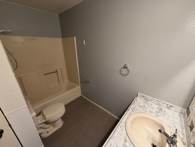 Building Photo - 5429 Lake Margaret Dr