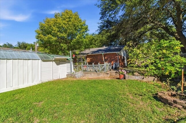 Building Photo - 4333 Thicket Dr