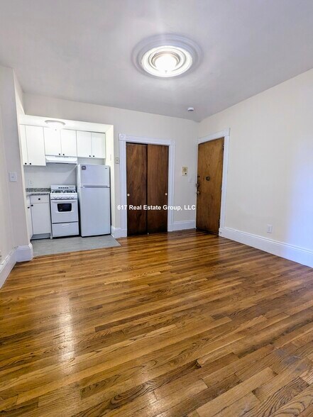 Building Photo - 381 Harvard St