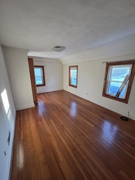 Building Photo - 78 Houghton St