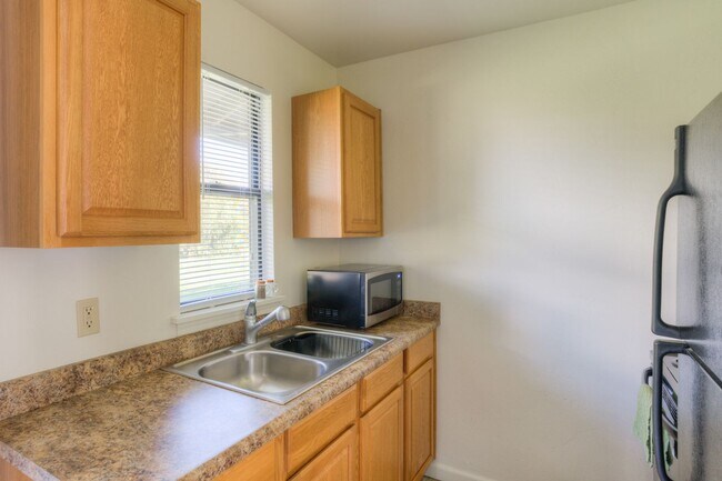 Building Photo - 2830 North Ave