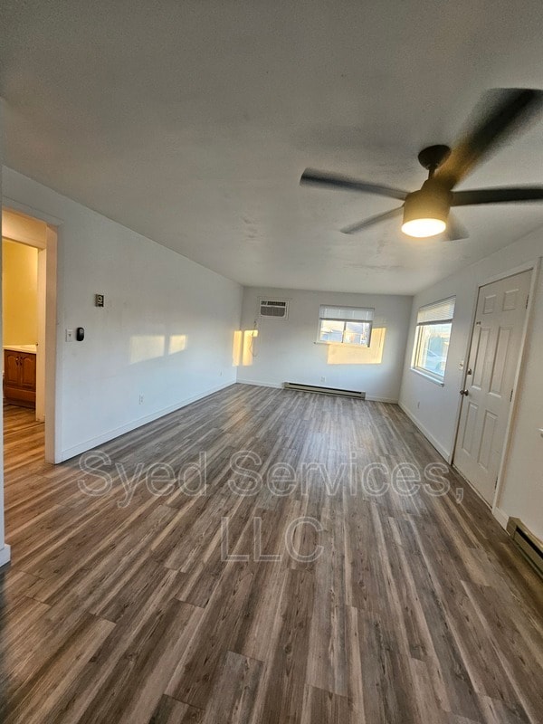 Building Photo - 624 E Hawaii Ave