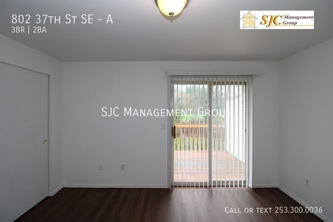 Building Photo - 802 37th St SE