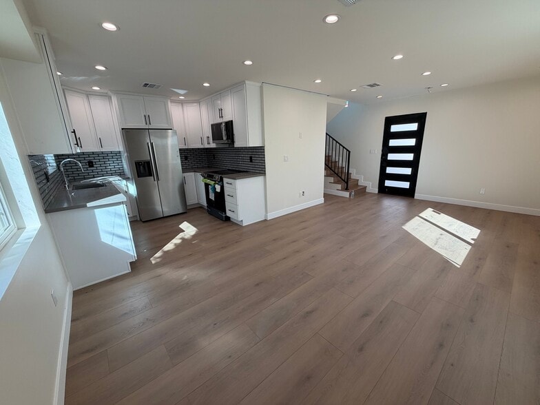 Building Photo - 13369 Garber St