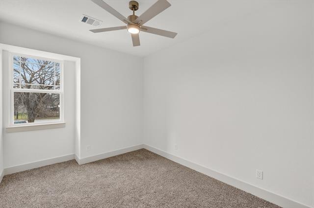 Building Photo - 502 E Kimball St