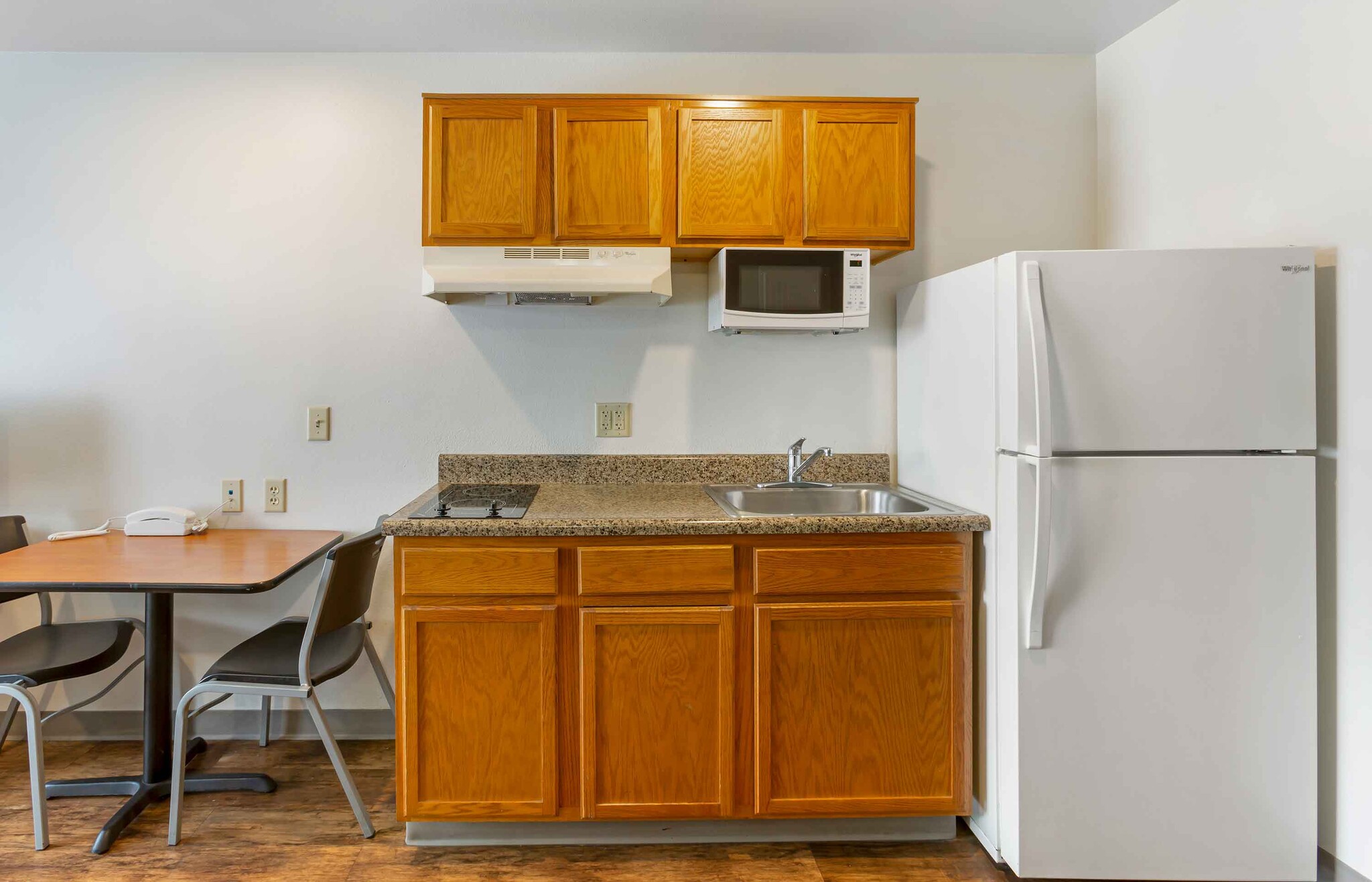 Building Photo - Furnished Studio-Phoenix - North