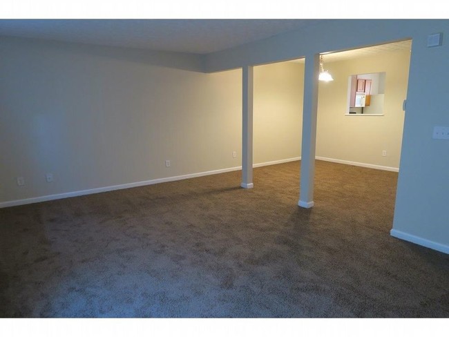 Building Photo - Ready to Move In Townhome in Waldrop Station