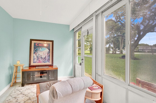 Building Photo - 1016 Cambridge A