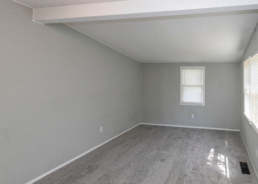 Building Photo - 1415 Spruce St