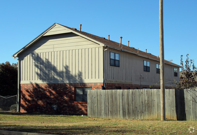 Building Photo - Fulton Park Towne Homes
