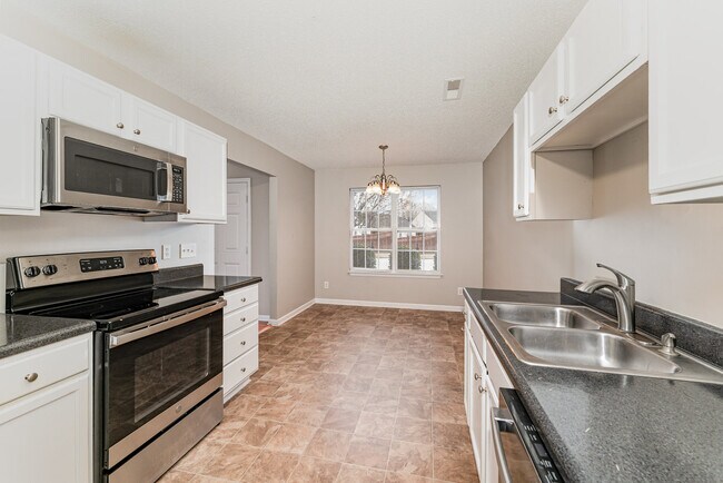 Building Photo - 302 Apple Ridge Rd