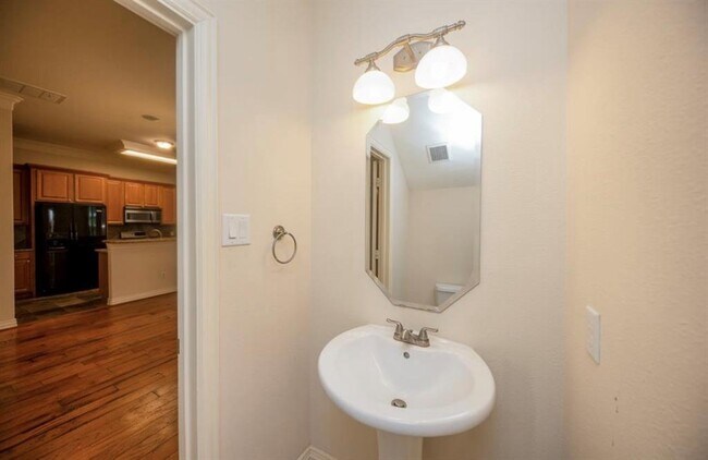 Building Photo - 7103 Windwater Lagoon Dr