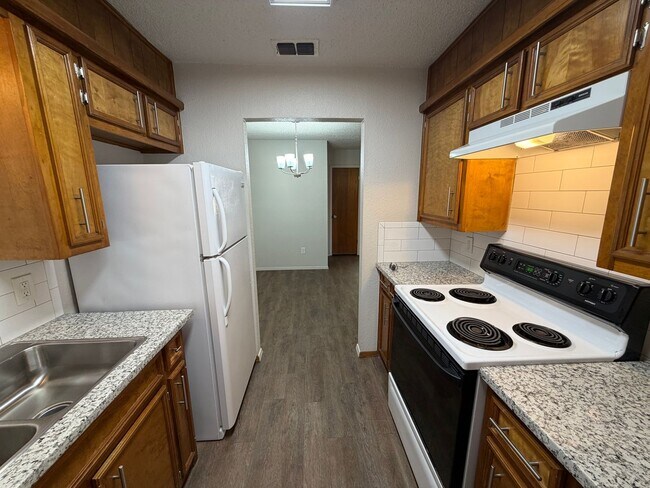 Building Photo - 7804 Avenue U