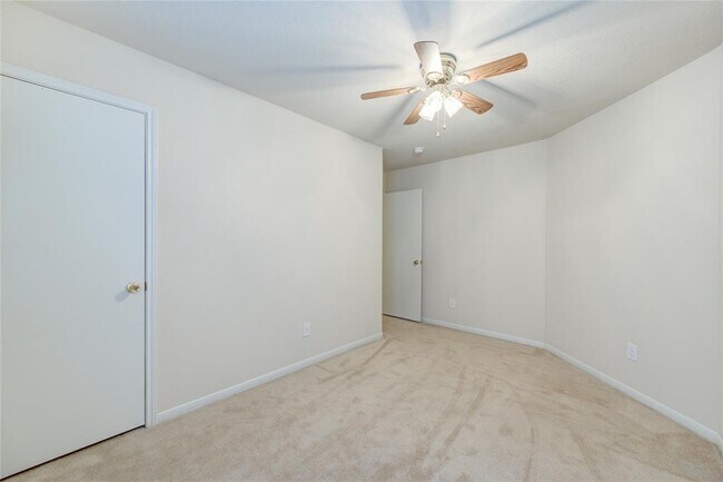 Building Photo - 3639 Barkers Crossing Ave