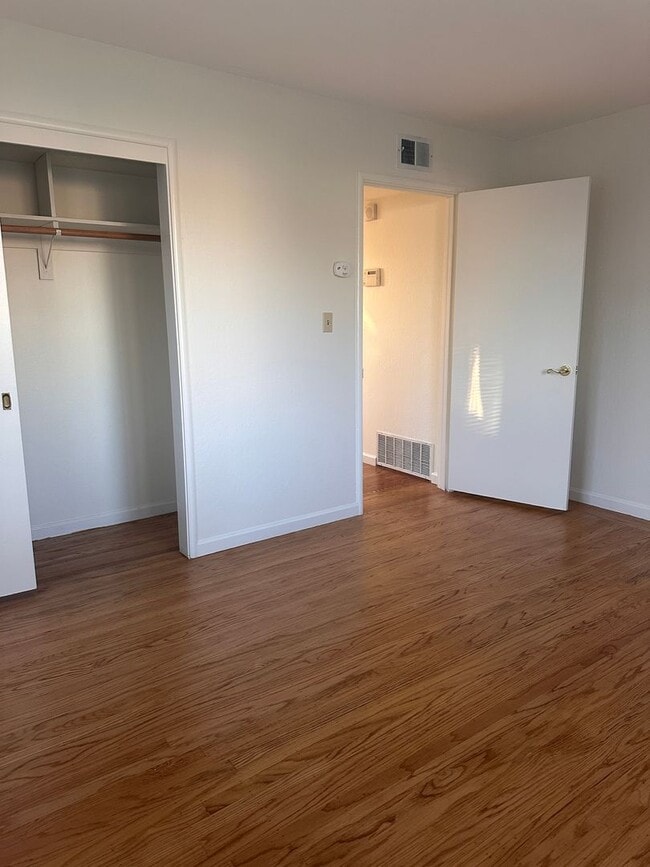 Building Photo - Garden of the Gods 3/1