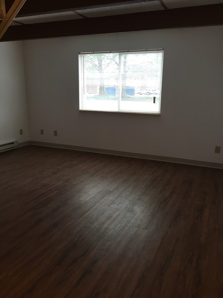 Building Photo - 15556 OH-691