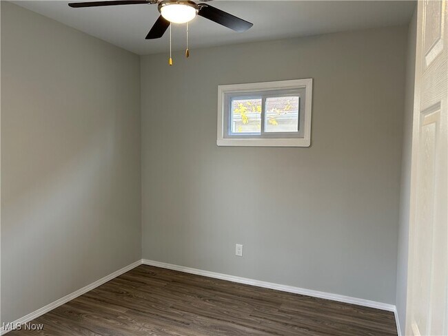 Building Photo - 15630 Holmes Ave