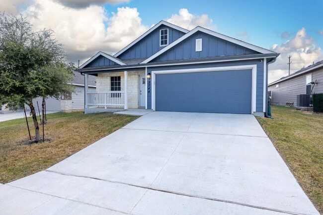 Building Photo - "Charming 4-Bedroom Haven in Schertz - Spacious 1690 Sq Ft with 2 Full Baths!"