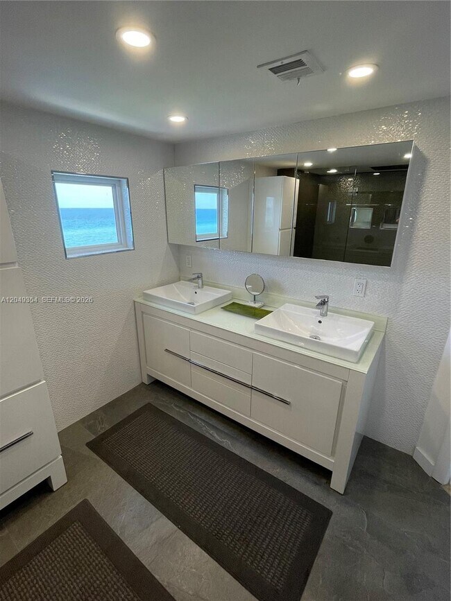 Building Photo - 8911 Collins Ave
