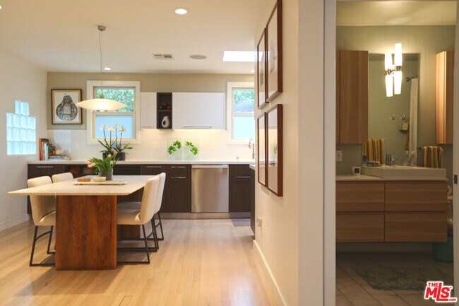 Building Photo - 2707 Westwood Blvd