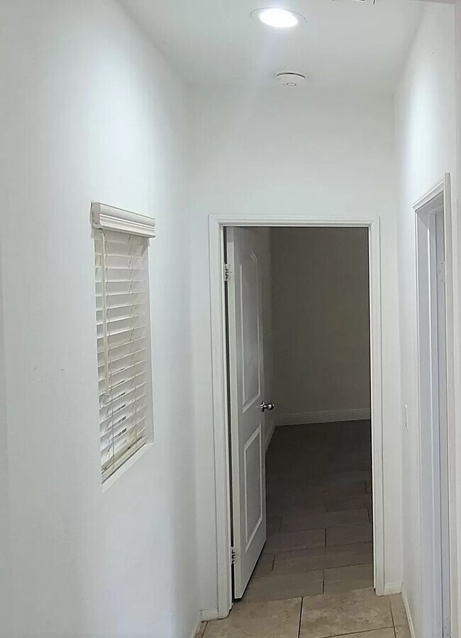 Building Photo - Hidden gem in prestigious community of Pal...