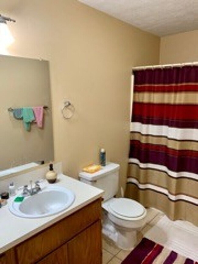 Building Photo - Bryan - 3 Bedroom - 2 Bath -1 vehicle garage - Fenced in back yard - House.