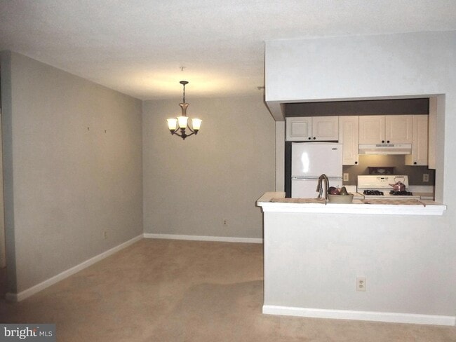 Building Photo - 20311 Beechwood Terrace