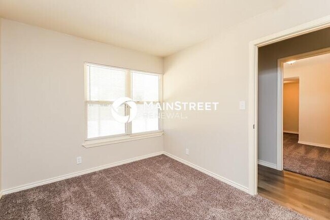 Building Photo - 4 Bedroom Pet-Friendly Home in San Antonio, TX with Main Street Renewal