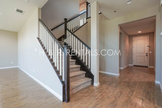 Building Photo - 906 River Bend Dr