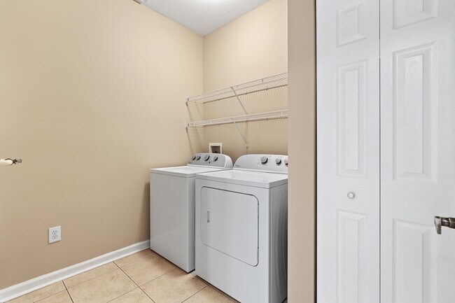 Building Photo - 3425 Haley Pointe Rd