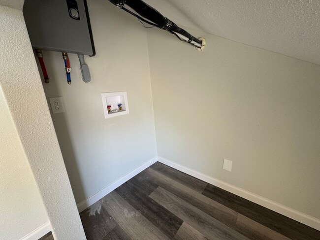 Building Photo - 2402 S 20th St