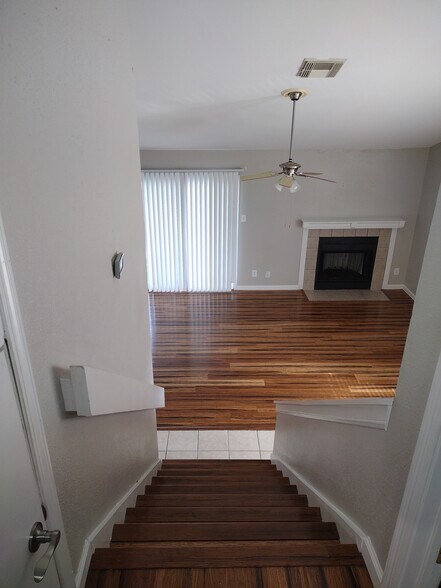 Primary Photo - 3506 Cove View Blvd