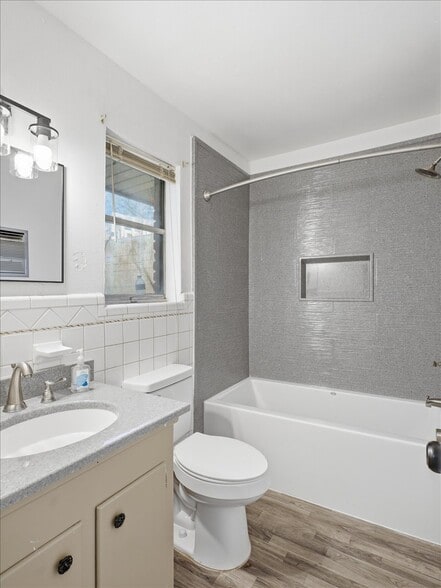 Building Photo - 1200 Thomas St