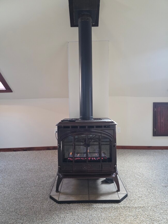 Building Photo - 612 Grove St