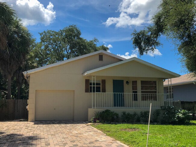 Building Photo - 7607 S Sherrill St