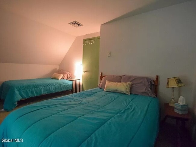 Building Photo - 35 Huddle Ln