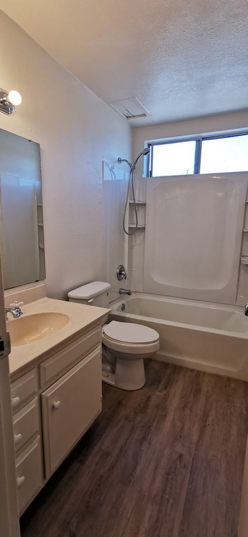 Building Photo - Apartment For Rent In La Mesa!