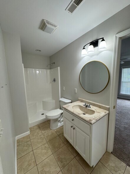 Building Photo - 224 Brookside Dr