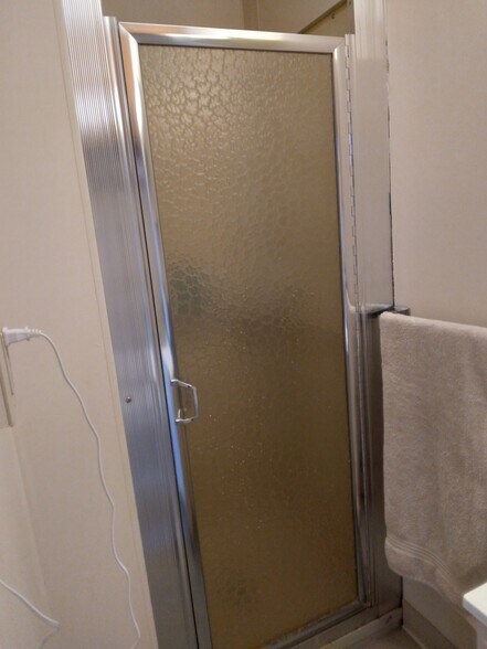 Bathroom shower - 35 Manor Ave