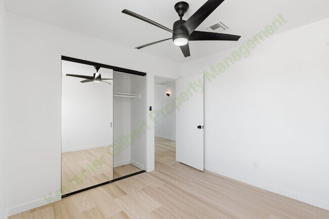 Building Photo - Remodeled Alta Mesa Golf Course Home with Private Balcony and Putting Green
