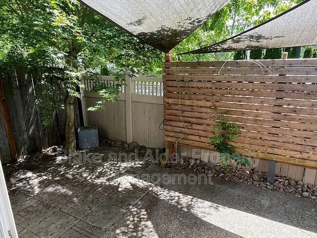 Building Photo - 3624 E Oak Grv St