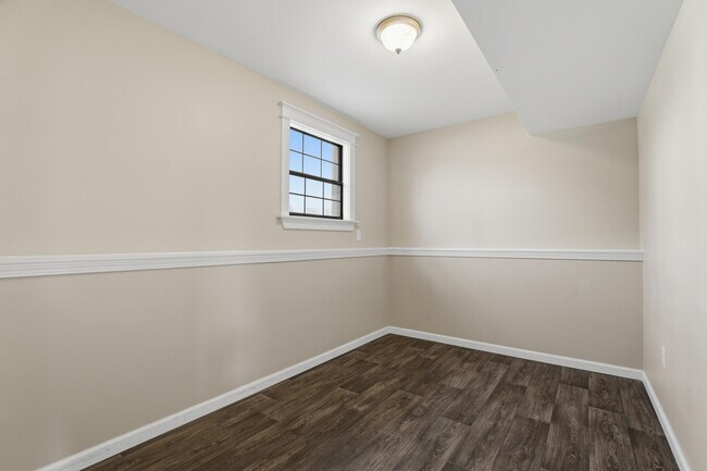 Building Photo - 41427 Larimore Ln