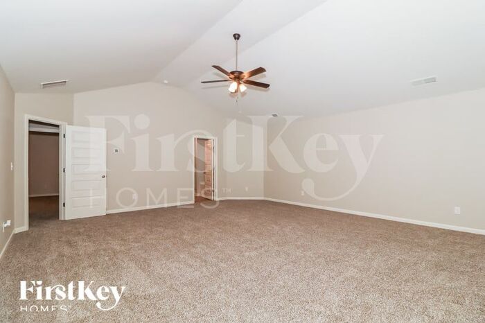 Building Photo - 1425 Cragston Dr