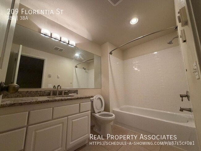 Building Photo - 209 Florentia St