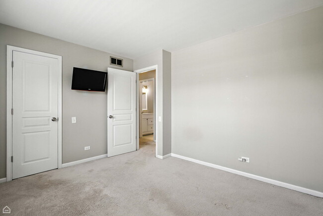 Building Photo - 691 Savannah Ln
